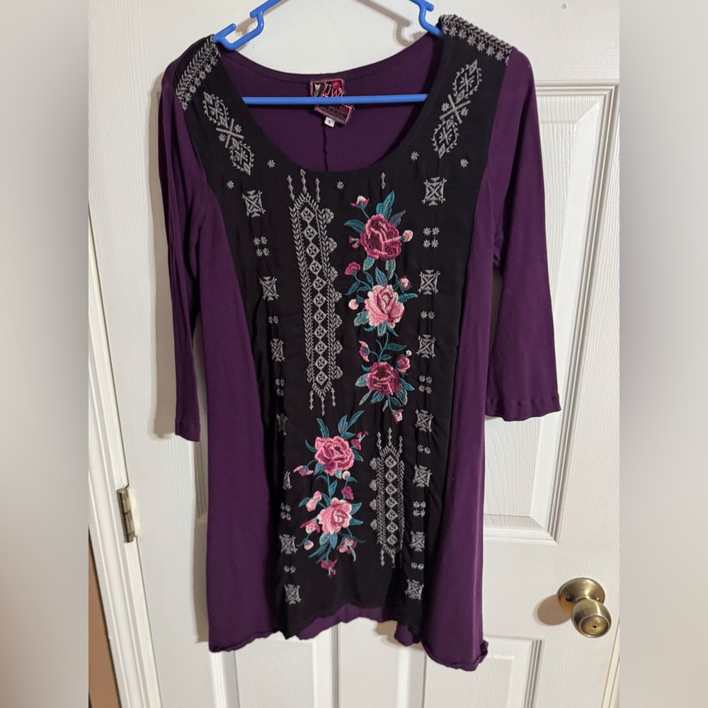 Johnny Was Purple & Black Embroidered Floral Scoop Neck Tunic